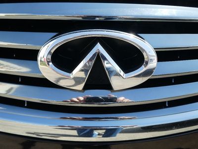 2010 INFINITI G37 Sedan x