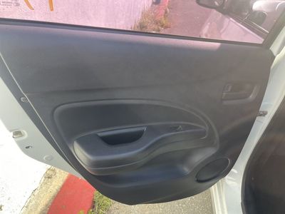 2014 Mitsubishi Mirage DE